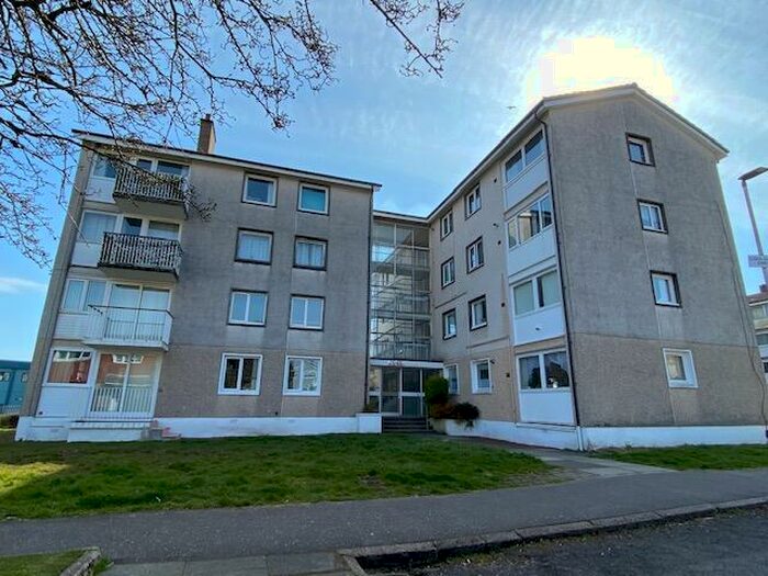 2 Bedroom Flat To Rent In Coolgardie Green, Westwood, G75