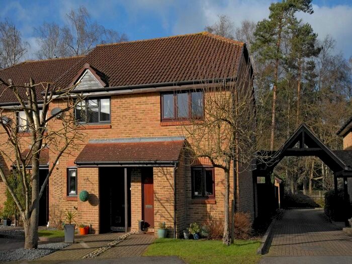 2 Bedroom End Of Terrace House To Rent In Wentworth Close, Crowthorne, Berkshire, RG45