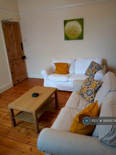 3 Bedroom Flat To Rent In Hazelwood Avenue, West Jesmond, NE2