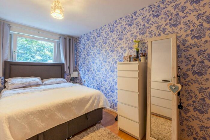 1 Bedroom Flat To Rent In Baythorne Street, Bow, London, E3