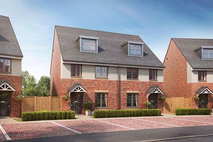 3 Bedroom Town House For Sale In Woodside Gardens, Ryton, NE40