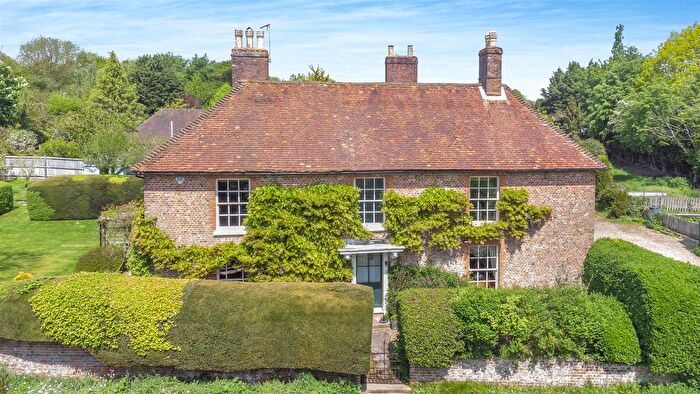 5 Bedroom Property For Sale In Winchester Road, Chawton, Alton, GU34