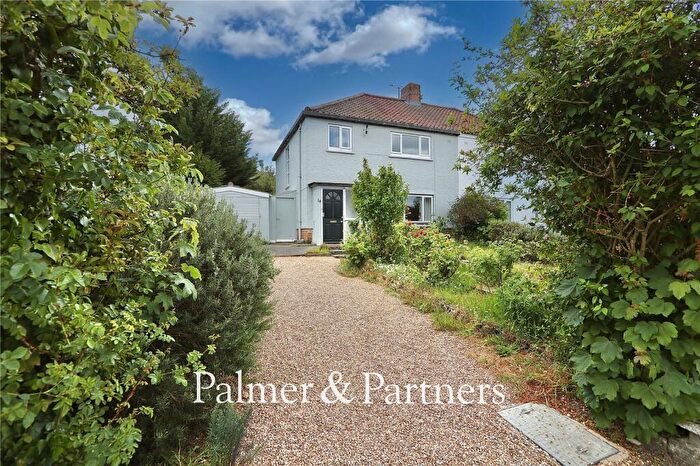 3 Bedroom Semi Detached House For Sale In Cheltenham Avenue, Ipswich, Suffolk, IP1