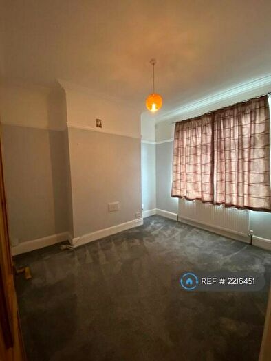 3 Bedroom Terraced House To Rent In Conway Road, Leicester, LE2