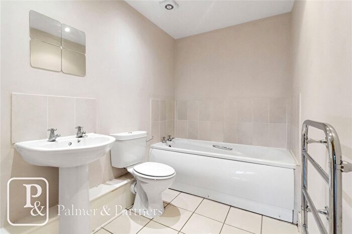 2 Bedroom Flat For Sale In Propelair Way, Colchester, Essex, CO4