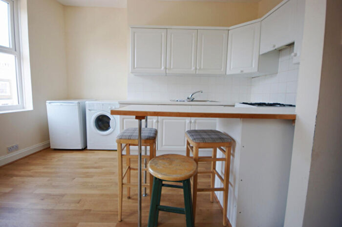 1 Bedroom Apartment To Rent In York Way, London, N7