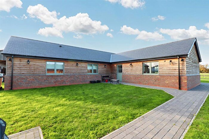 4 Bedroom Detached Bungalow To Rent In Watling Street, Elstree, Borehamwood, WD6