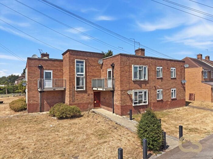3 Bedroom Flat For Sale In Park Lane, Waltham Cross, Hertfordshire, EN8