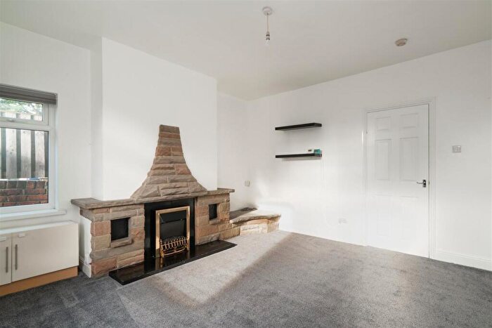 2 Bedroom End Of Terrace House To Rent In Rose Cottages, Hasland Road, Chesterfield, S41