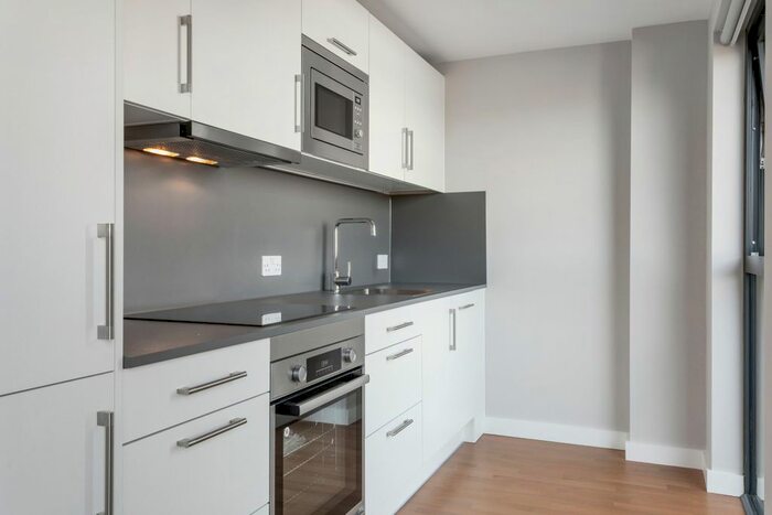 1 Bedroom Flat To Rent In Cranbrook Road, Ilford, IG1