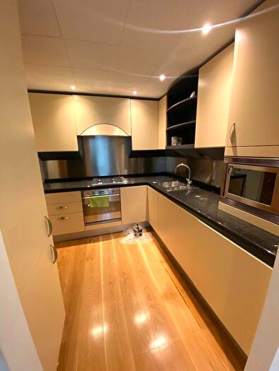 1 Bedroom Flat To Rent In Berkeley Tower, Westferry Circus, Canary Wharf, South Quay, London, E14