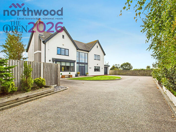 4 Bedroom Detached House To Rent In Open Golf Boundary Close, Southport, PR8