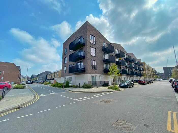 2 Bedroom Flat To Rent In Corys Road, Rochester, ME1