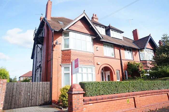 2 Bedroom Flat To Rent In Old Broadway, Manchester, M20