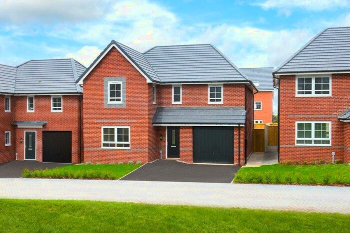 4 Bedroom Detached House For Sale In Longmeanygate, Midge Hall, Leyland, Lancashire, PR26