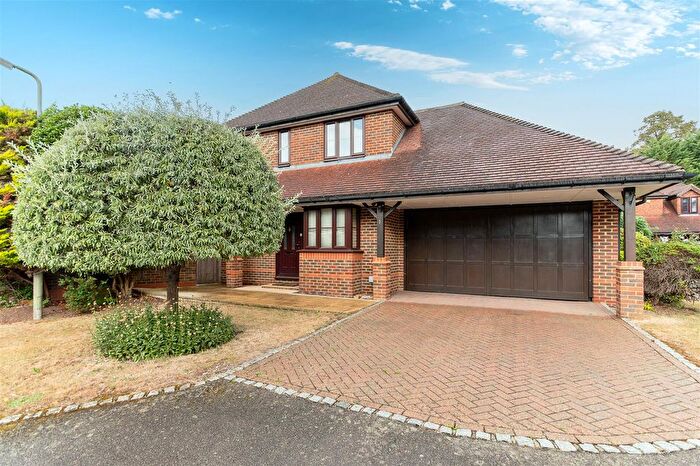 4 Bedroom Detached House For Sale In Fir Tree Road, Banstead, SM7