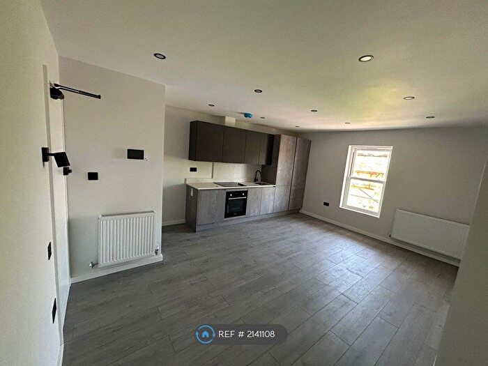 Studio To Rent In London Road, Sevenoaks, TN13