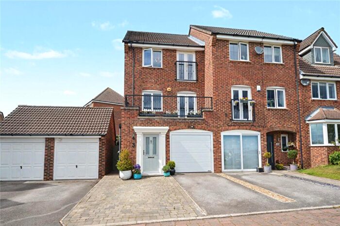 4 Bedroom End Of Terrace House For Sale In Sharp House Place, Leeds, West Yorkshire, LS10