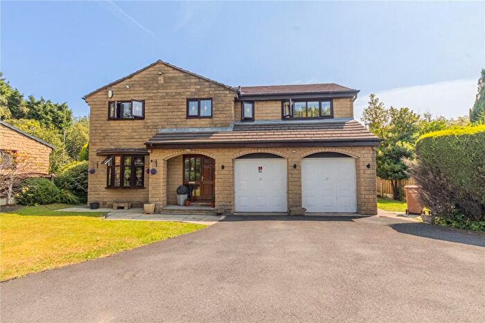 5 Bedroom Detached House For Sale In Chepstow Close, Bamford, Rochdale, OL11