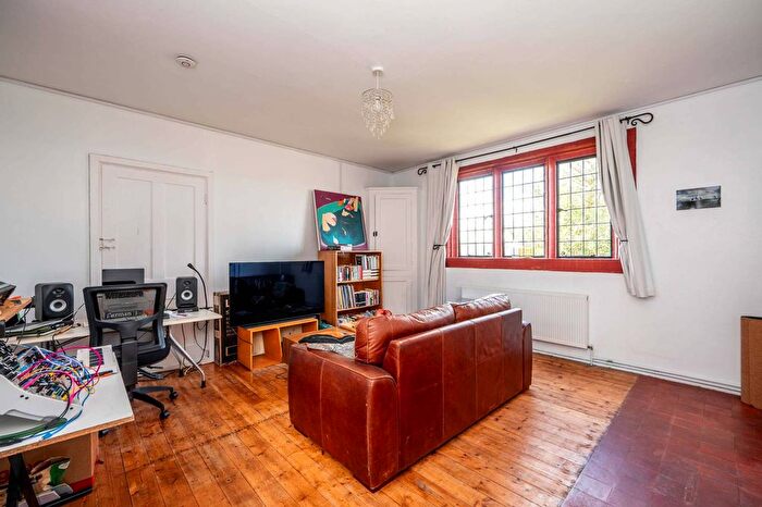 1 Bedroom Flat To Rent In Abbot Road, Guildford, GU1