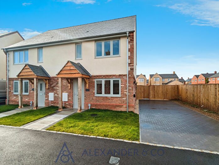 3 Bedroom Semi-Detached House To Rent In Home Farm Close, Ambrosden, Bicester, OX25