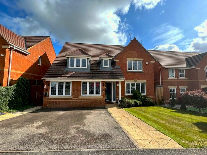 4 Bedroom Detached House To Rent In Roman Close, Wootton, Northampton, NN4