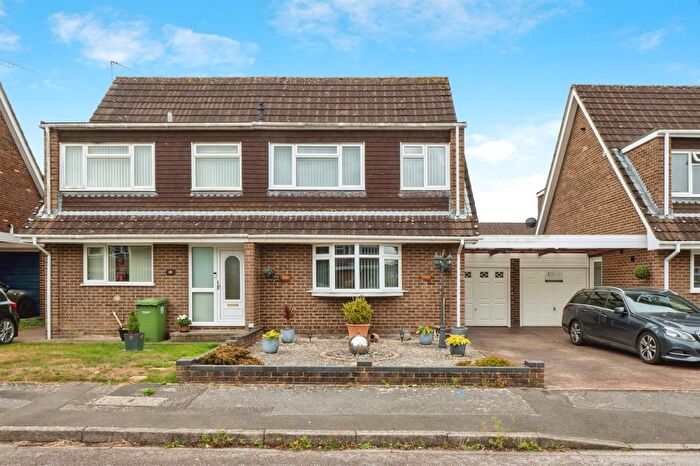 3 Bedroom Semi-Detached House For Sale In Salmon Drive, Bishopstoke, Eastleigh, SO50