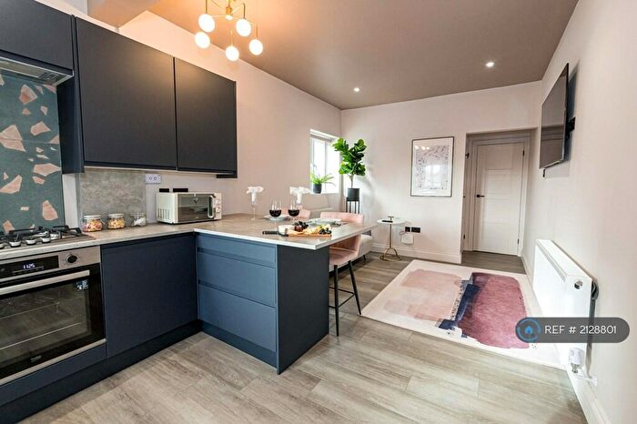 1 Bedroom Flat To Rent In Holdenhurst Road, Bournemouth, BH8