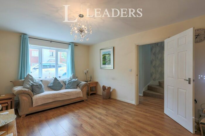 4 Bedroom Semi-Detached House To Rent In Seashell Close, Allesley, Coventry, CV5