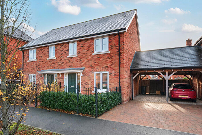 3 Bedroom Semi Detached House For Sale In Greystone Square, Wouldham, Rochester, ME1