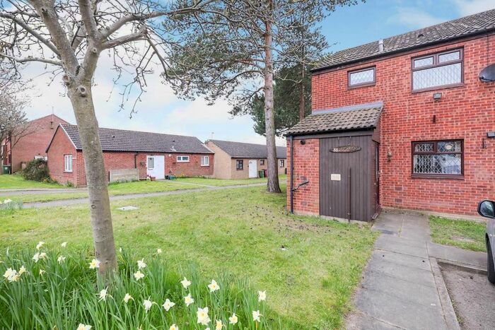 2 Bedroom End Of Terrace House To Rent In Plymouth Road, Scunthorpe DN17