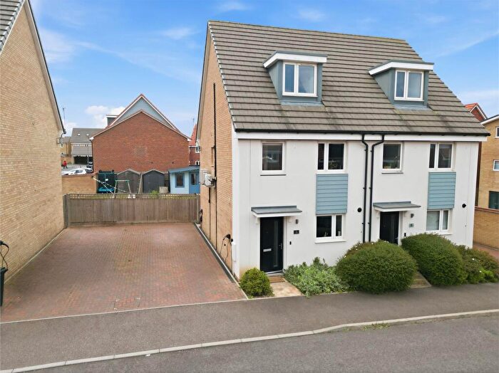 3 Bedroom Semi-Detached House For Sale In Cheviot Crescent, Whitehouse, MK8