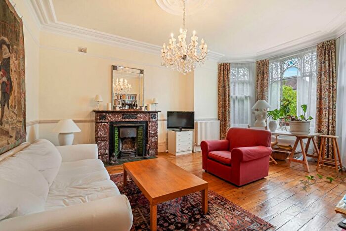 1 Bedroom Maisonette For Sale In Landseer Road, Sutton, SM1