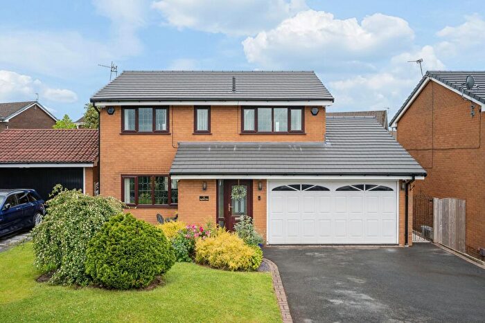 4 Bedroom Detached House For Sale In Lingfield Close, Brandlesholme, BL8