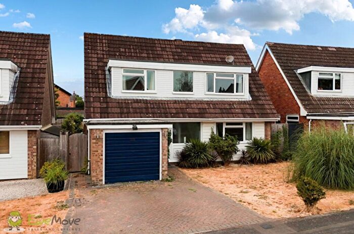 3 Bedroom Detached House For Sale In Springfield Road, Pamber Heath, Tadley, Hampshire, RG26