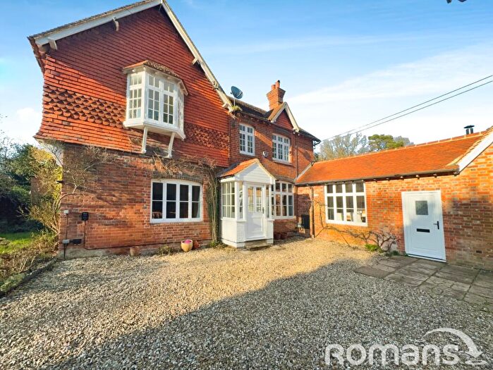 4 Bedroom Semi-Detached House For Sale In Brimpton Lane, Brimpton Common, Reading, RG7