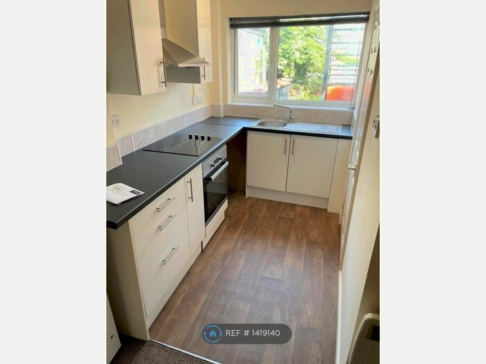 1 Bedroom Flat To Rent In Outram Street, Sutton-In-Ashfield, NG17