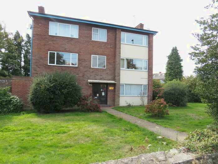1 Bedroom Flat To Rent In Thornhill Park Road, Southampton, SO18