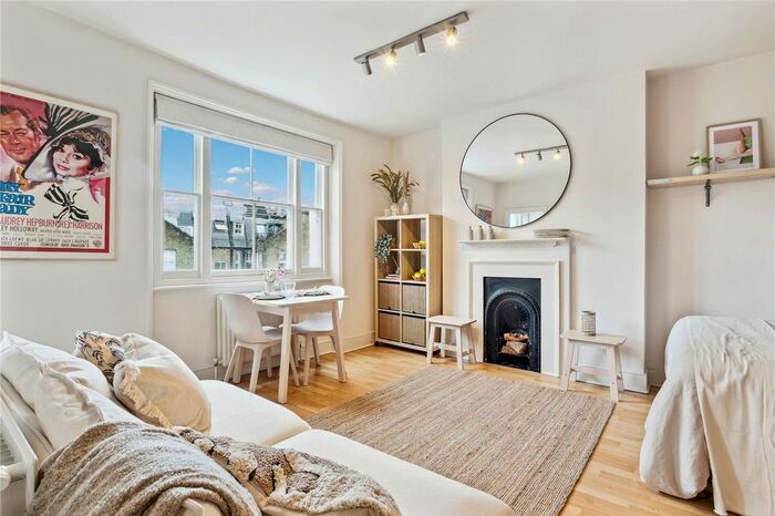 Studio To Rent In Nottingham Place, Marylebone, W1U