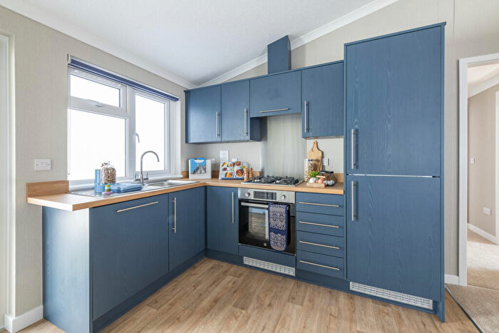 2 Bedroom Park Home For Sale In Northallerton, North Yorkshire, DL7