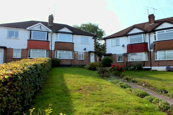 2 Bedroom Apartment To Rent In Meadway Close, Barnet, Herts, EN5