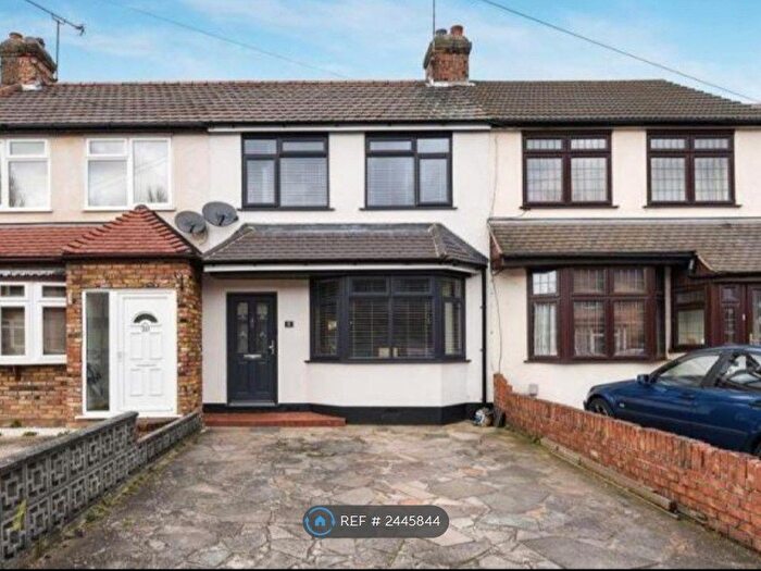 3 Bedroom Terraced House To Rent In Recreation Avenue, London, RM7