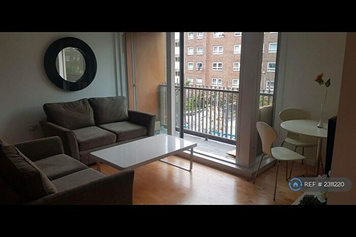 2 Bedroom Flat To Rent In The Avenue, Leeds, LS9