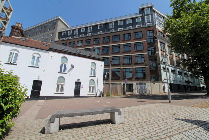 2 Bedroom Flat To Rent In Midland Road, Luton, LU2