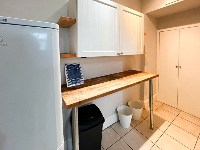 3 Bedroom Flat To Rent In Pembroke Road, Clifton, Bristol, BS8