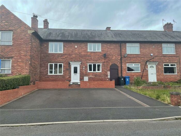 3 Bedroom Terraced House To Rent In Laburnum Street, Hollingwood, Chesterfield, Derbyshire, S43