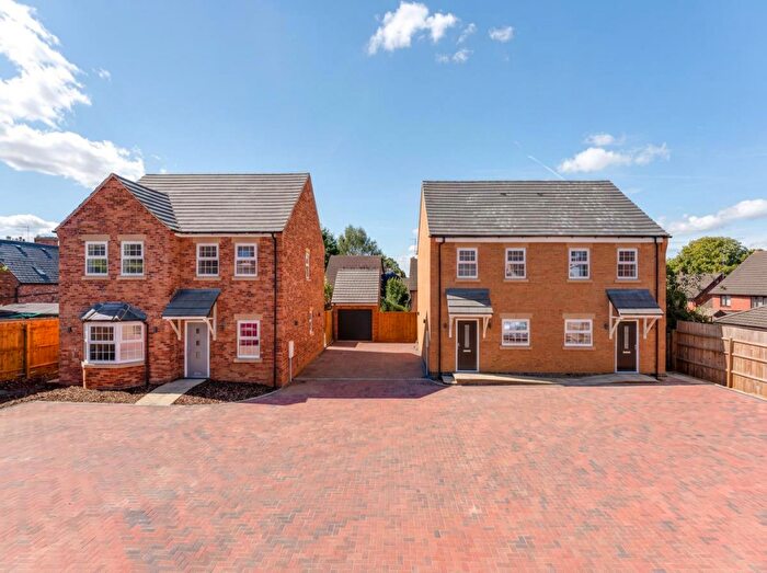2 Bedroom Semi-Detached House For Sale In Rockingham Mews, Kettering, NN16