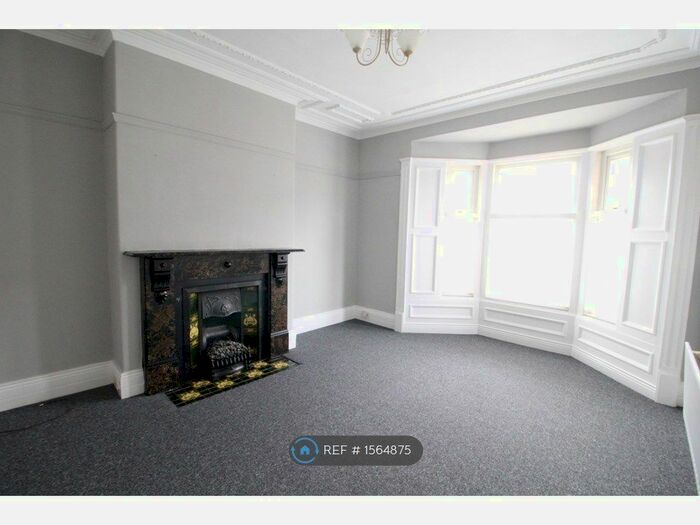 3 Bedroom Flat To Rent In Talbot Road, South Shields, NE34