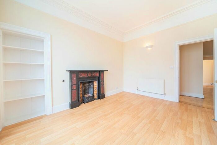 3 Bedroom Flat To Rent In Easter Road, Leith, Edinburgh, EH6