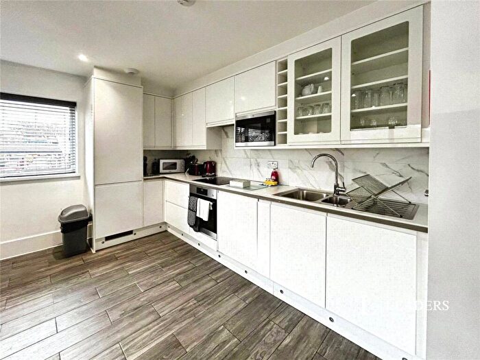 2 Bedroom House To Rent In Denmark Villas, Hove, East Sussex, BN3
